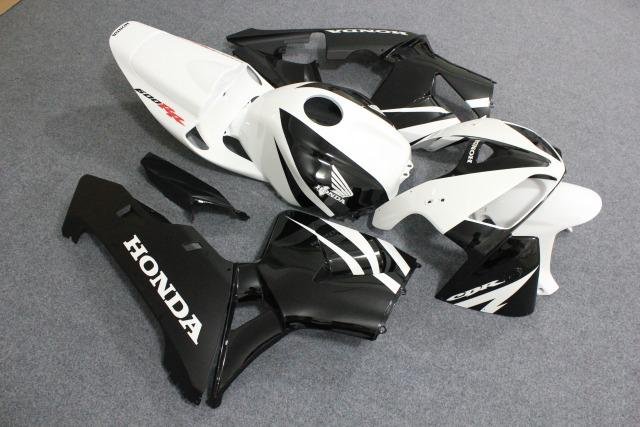 Комплект пластика Honda CBR 600 RR 05-06 Бело-Черн