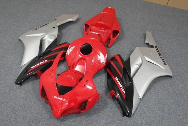 Комплект пластика Honda CBR 1000RR 04-05 Красн-Чер
