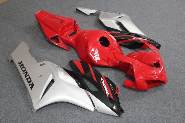 Комплект пластика Honda CBR 1000RR 04-05 Красн-Чер