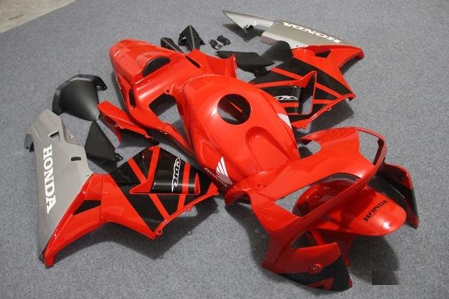 Комплект пластика Honda CBR600RR 03-04 красно-черн