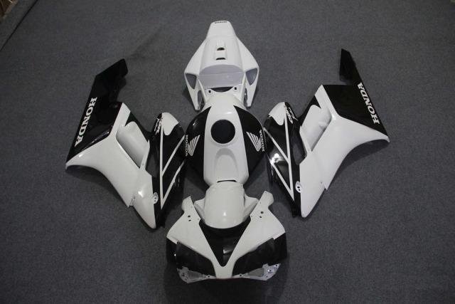 Комплект пластика Honda CBR1000RR 04-05 Бело-Черны