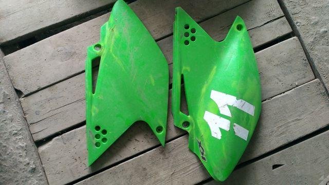 Пластик (Задние боковины и крыло) Kawasaki KX/KDX