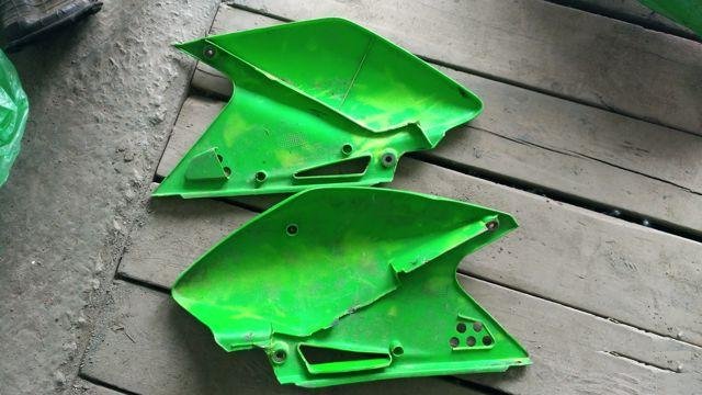 Пластик (Задние боковины и крыло) Kawasaki KX/KDX