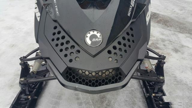 Пластик обвес разбор снегохода BRP Ski-Doo Summit