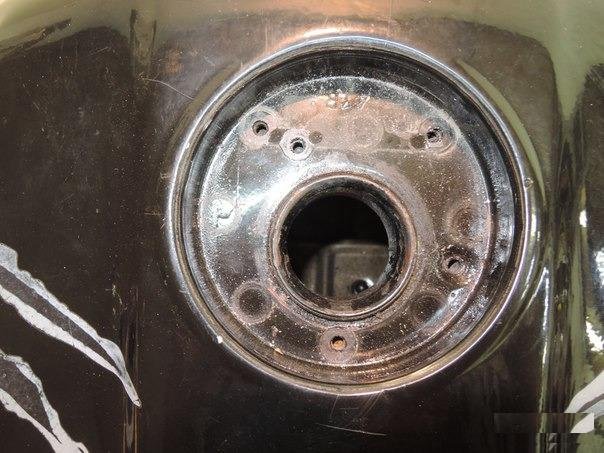 Бензобак Yamaha FZ400 1998