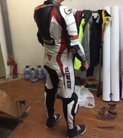 Мотокомбенизон dainese