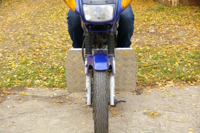 Защита ног и двигателя от грязи на Yamaha YBR 125