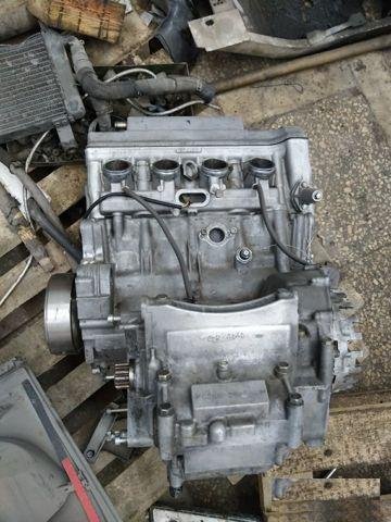 Запчасти на f4 2000 год