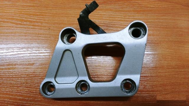 Кронштейн двигателя Yamaha TDM 4TX214190035