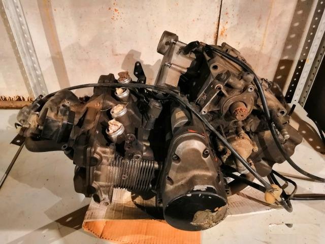 Двигатель в разбор Suzuki bandit GSF 250 j705