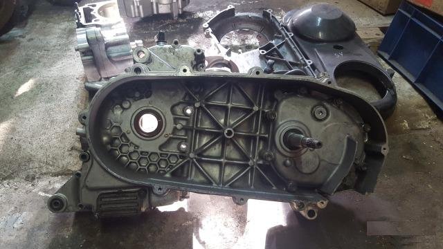 Картер двигателя Suzuki Skywave 250 CJ42A б/у