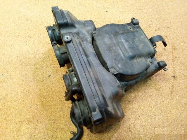 Короб воздушного фильтра yamaha fzs600 fzs 600