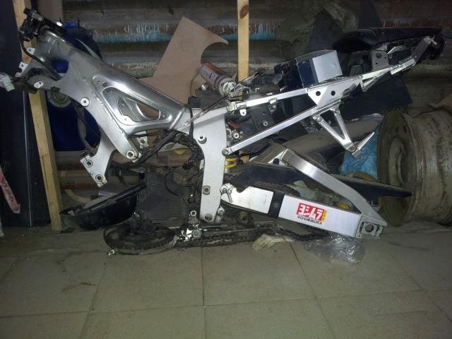 Yamaha r6 1999г. в
