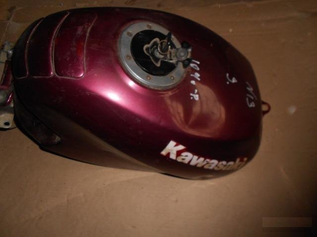 Бензобак Kawasaki ZZR 250 N13