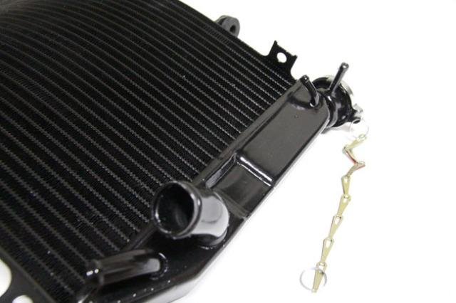Радиатор Suzuki gsxr 600/750 01-03