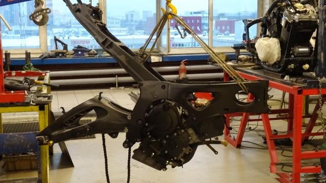 Yamaha R6 Ремонт рамы