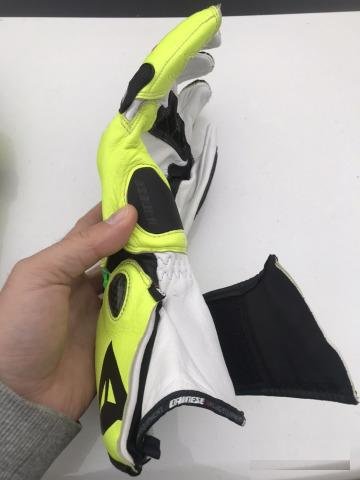 Перчатки Dainese