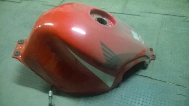 Бак на Honda cbr600f4