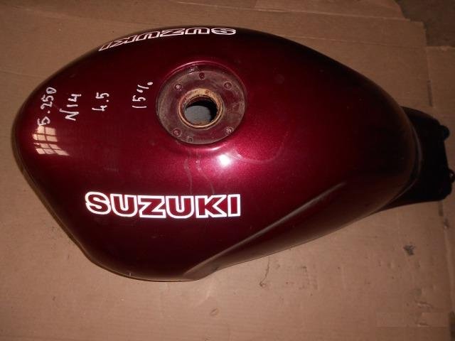 Бензобак suzuki bandit 250-2 N14
