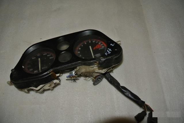 Приборная панель Honda CBR750 1988 г №87