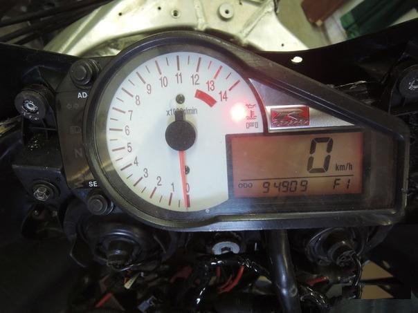 Панель приборов Suzuki GSX-R1000 K1 2001