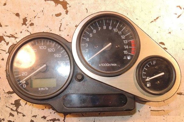 Приборная панель Yamaha FZ400 1998
