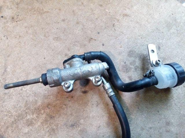 Задняя тормозная машинка suzuki gsf400 gsf 400 92