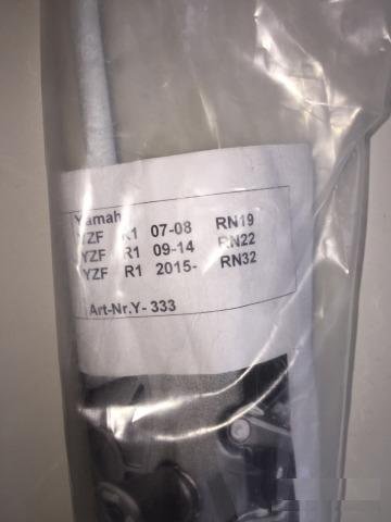 Слайдеры GSG в ось маятника Yamaha R1 07-18/MT10