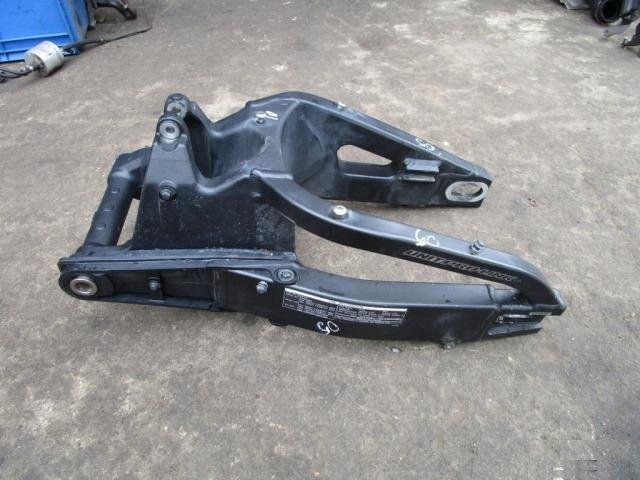 Задний маятник fzr600r