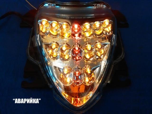 Задняя диодная фара с поворотниками для M109R