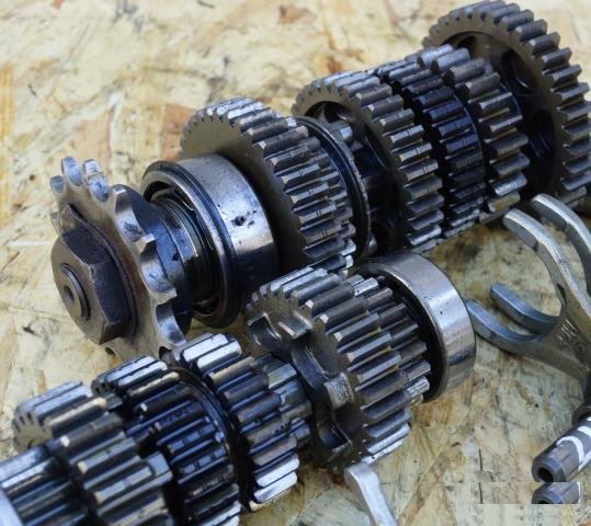 Коробка передач Yamaha FZ400