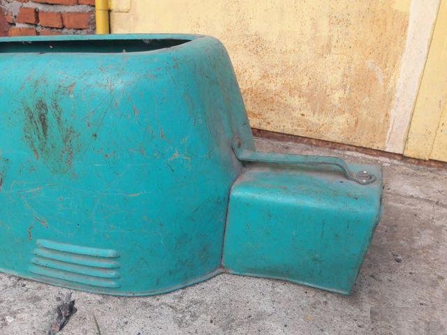 Турист капот двигателя