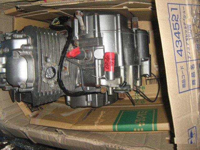 Двигатель Suzuki DR 250 S