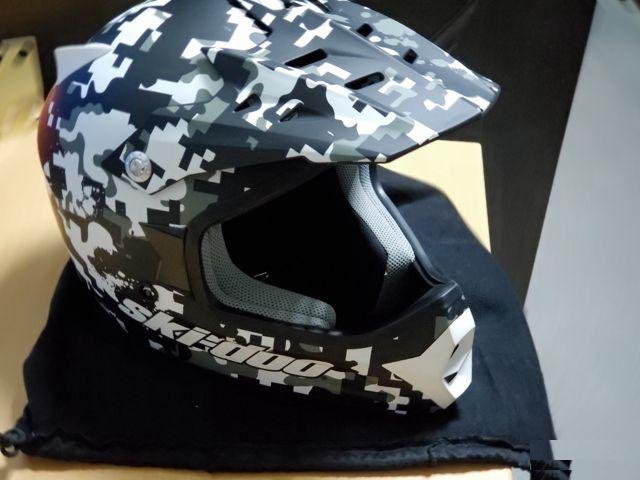 Шлем SKI-DOO X-1 digital camo cross helmet L белый