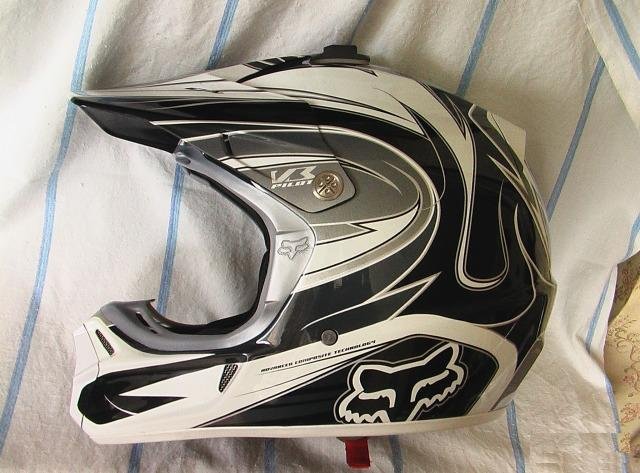 Шлем FOX. V3 pilot Race Helmet Black