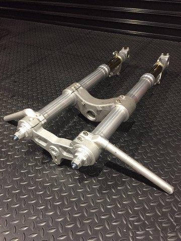 Вилка(перья) на Ducati