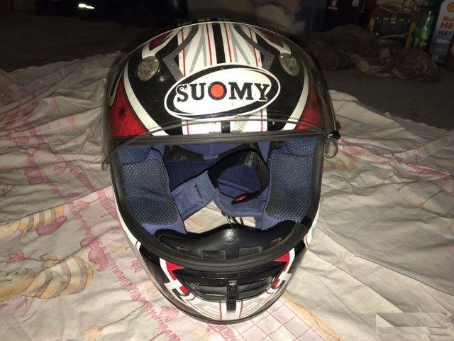 Шлем suomy