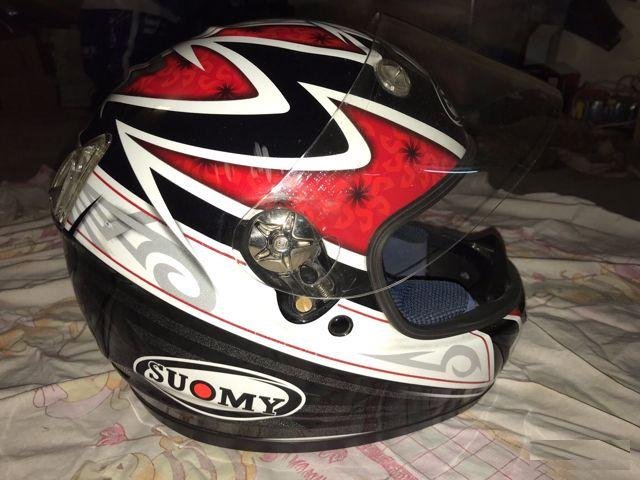 Шлем suomy