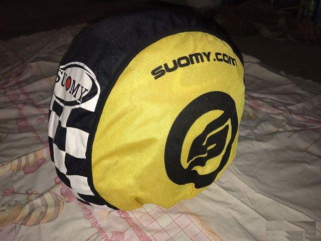 Шлем suomy