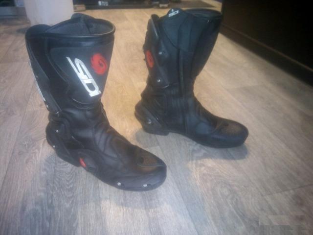 Мотоботы sidi