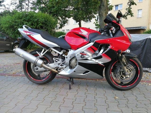 В разборе Honda CBR 600 f4i 2004