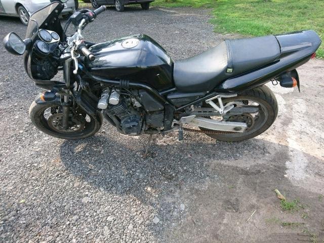 В разборе Yamaha FZ400 1997