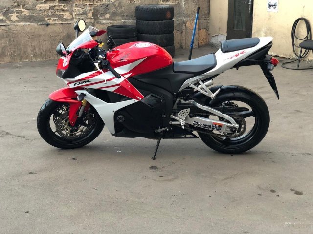 Спортивный мотоцикл Honda CBR 600 RR