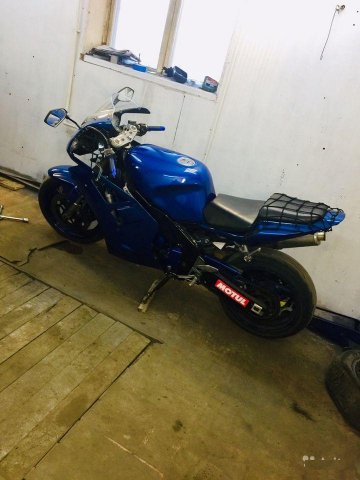 Yamaha FZR 1000