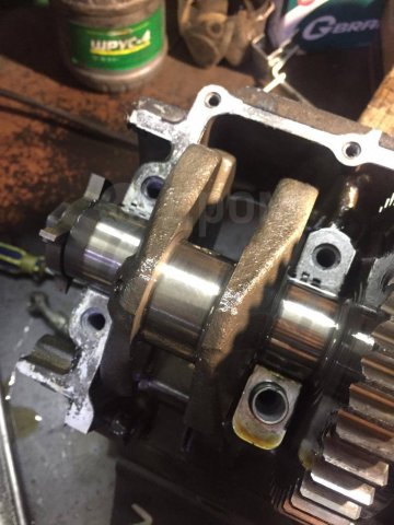 Suzuki RF900 Коленвал