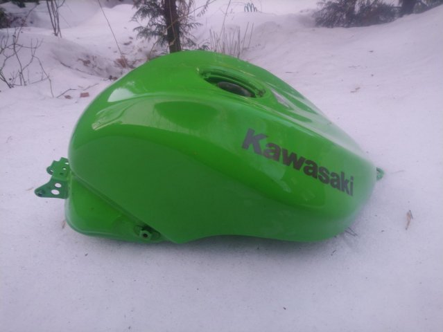 бак кавасаки zx10r