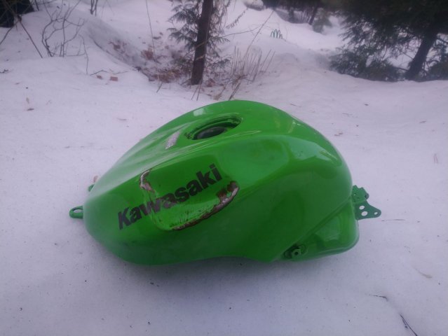 бак кавасаки zx10r