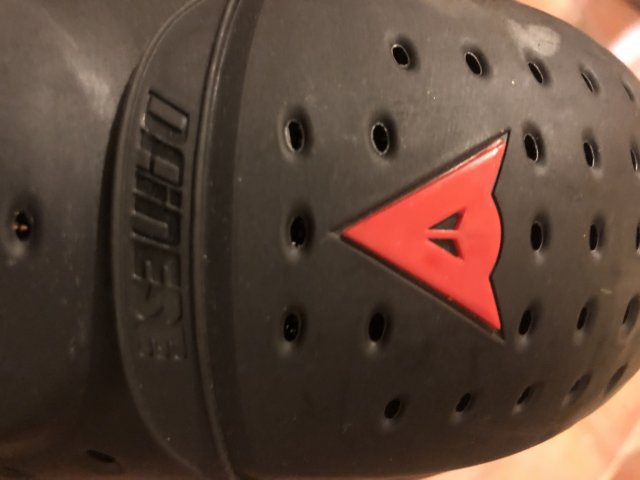 Налокотники Dainese