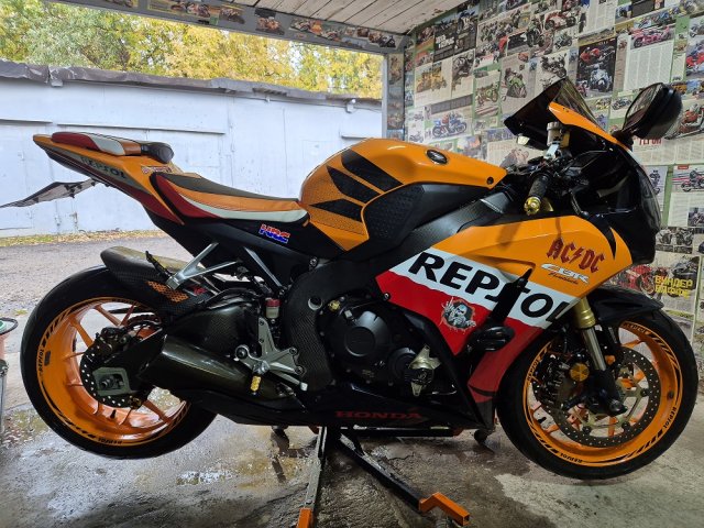 Honda CBR 1000RR/RA Fireblade