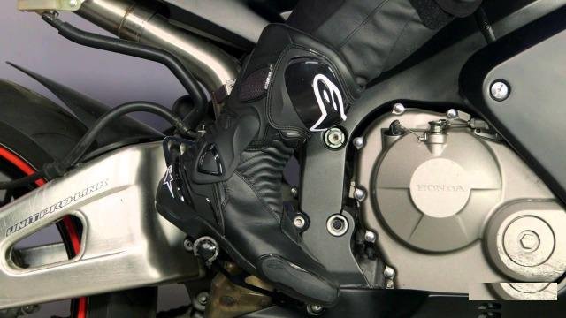 Мотоботы alpinestars